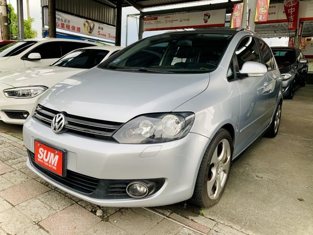 GOLF TSI 1.4  超強優質小車 跑少車美  原版件  渦輪增壓 安桌機 防滑 配備極佳 歡迎來電預約賞車  第1張相片