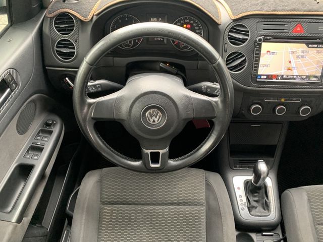 GOLF TSI 1.4  超強優質小車 跑少車美  原版件  渦輪增壓 安桌機 防滑 配備極佳 歡迎來電預約賞車  第10張相片