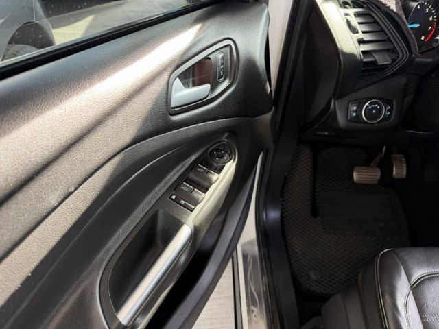 旗艦版 ECOBOOST渦輪動力 四輪驅力│定速、影音、電尾門(腳踏)、盲點、天窗  第12張相片