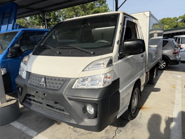 -5度「自排」僅跑7萬8 原版件 3尺電動尾門 無待修 【百台車輛】【價錢可談】  第1張相片
