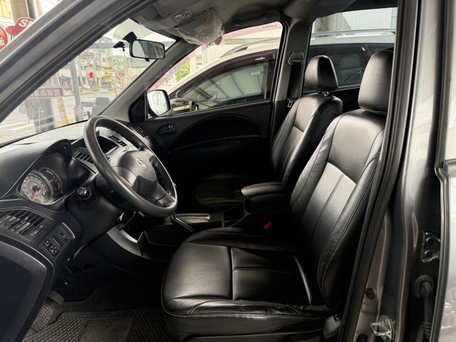 5人小客貨│僅跑8萬8│定速.快控.後出風口【 0元交車】【強力過件】【誠可議】  第10張相片