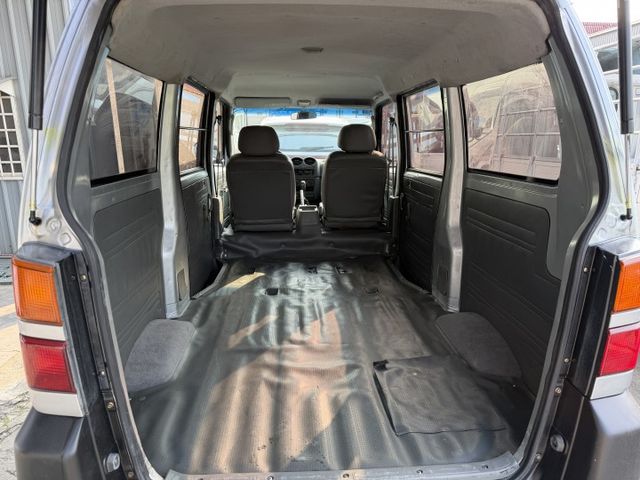 僅跑3萬 貨車版 露營/載貨/擺攤都可【百台車輛在庫】【實車實價】  第6張相片