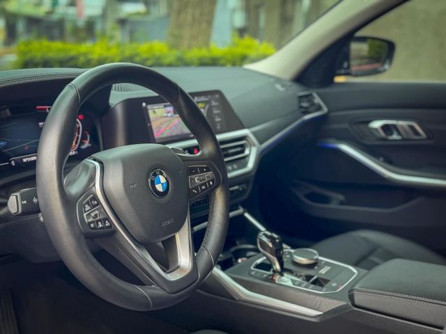 M3樣式 回去負責帥就可以了 2019 BMW 330i 5AU 總代理 認證車  第6張相片
