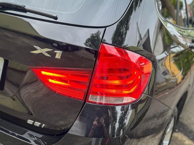 CP值超高 便宜進口小休旅 原鈑件 跑很少 無待修 現在免40萬開走 2013 BMW X1 28I  第4張相片