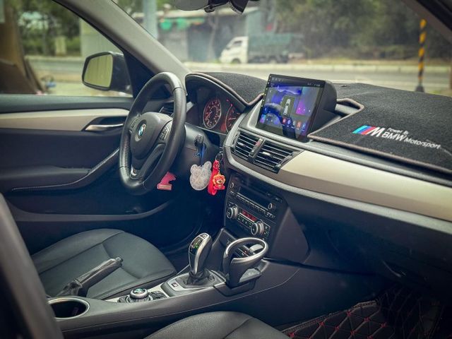 CP值超高 便宜進口小休旅 原鈑件 跑很少 無待修 現在免40萬開走 2013 BMW X1 28I  第6張相片