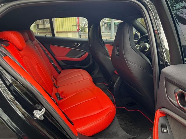 性能小鋼炮M135i 稀有物件 2.0有306匹 省稅金大馬力 2019 BMW M135i xDrive  第9張相片