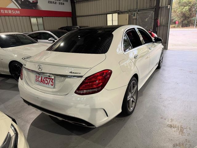 原汁原味無改裝 年份新又跑少 免百萬開走 2017 C300 AMG 4MATIC  第2張相片