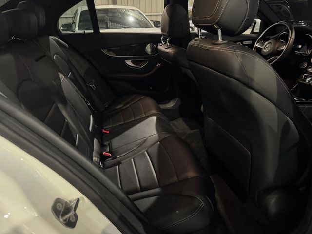 原汁原味無改裝 年份新又跑少 免百萬開走 2017 C300 AMG 4MATIC  第5張相片