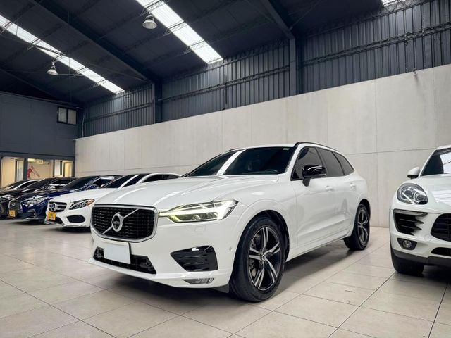 瑞典坦克 輕油電休旅車 安全配備滿滿 市場最便宜 稀有R-Design 2020 Volvo XC60 B5 R-D  第1張相片
