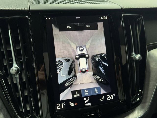 瑞典坦克 輕油電休旅車 安全配備滿滿 市場最便宜 稀有R-Design 2020 Volvo XC60 B5 R-D  第10張相片
