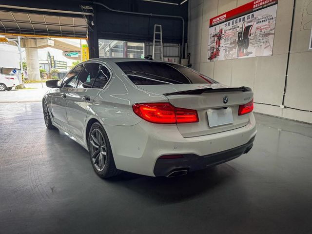 市場最便宜 免百萬開走 你要的正M版 有5AT 2018 BMW 520i M Sport  第2張相片