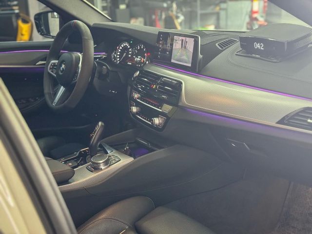 市場最便宜 免百萬開走 你要的正M版 有5AT 2018 BMW 520i M Sport  第5張相片