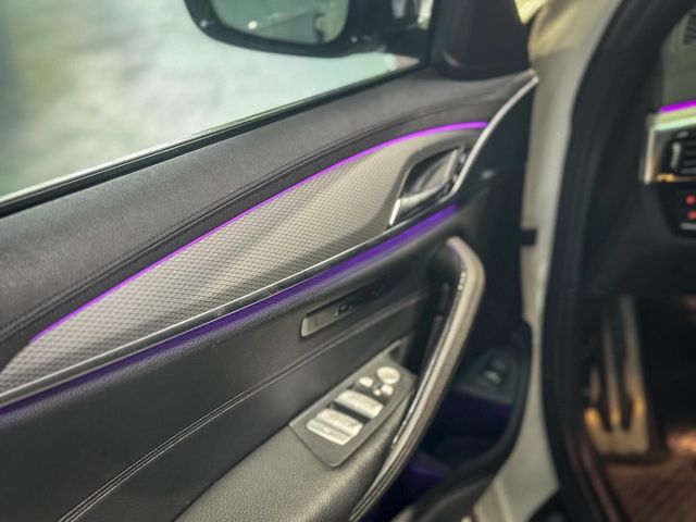市場最便宜 免百萬開走 你要的正M版 有5AT 2018 BMW 520i M Sport  第10張相片