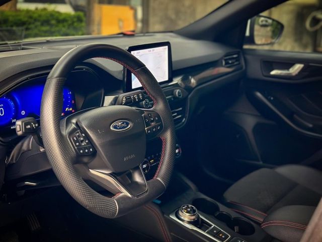 極品物件原廠保固中 2022 Focus ST-Line Lommel X 原廠保固中 原鈑件  第6張相片