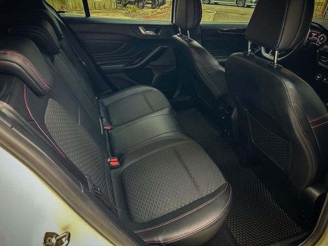 極品物件原廠保固中 2022 Focus ST-Line Lommel X 原廠保固中 原鈑件  第10張相片