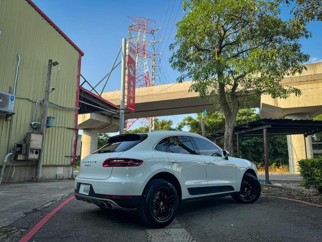90萬左右馬肯S開回家 有全景 有Bose 有14向 2015 Macan S 3.0 總代理  第3張相片
