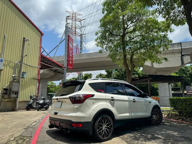 月付5xxx開回家CP值休旅車 改帥帥 跑不多 原鈑件 認證車 2018 KUGA 1.5 最頂級  第5張相片