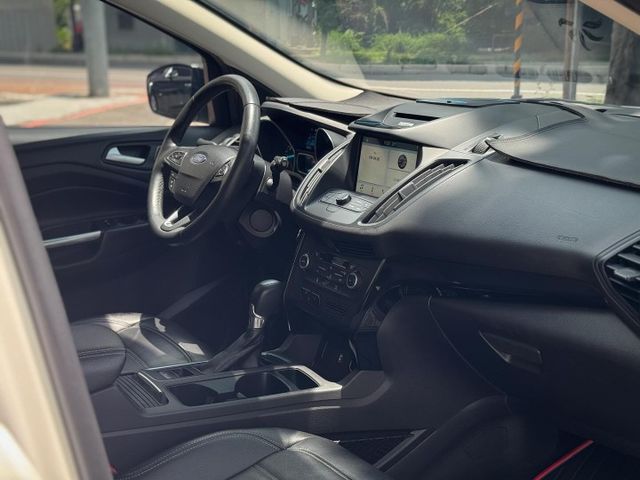 月付5xxx開回家CP值休旅車 改帥帥 跑不多 原鈑件 認證車 2018 KUGA 1.5 最頂級  第7張相片