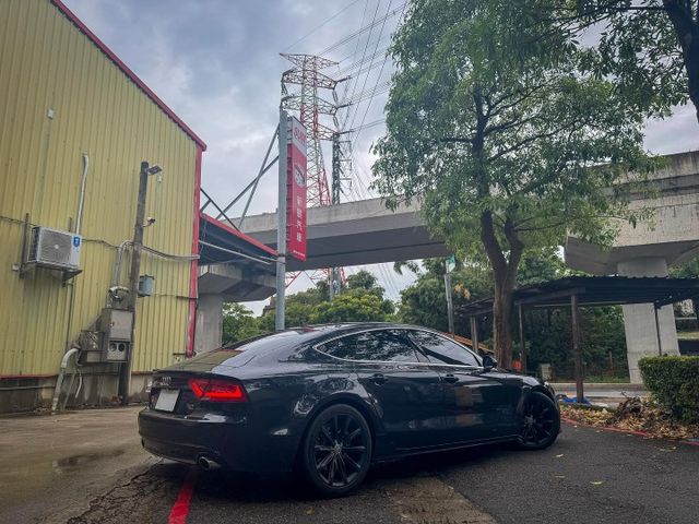 CP值超高 新車400萬 現在3X萬開走 認證車 原鈑件 低里程 2013 A7 Sportback 3.0 TFSI  第3張相片