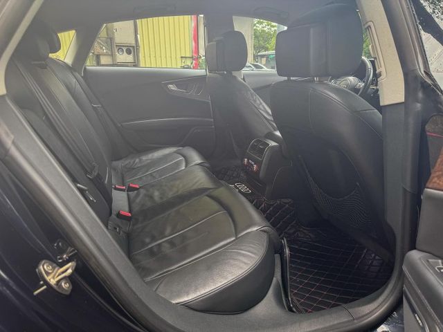 CP值超高 新車400萬 現在3X萬開走 認證車 原鈑件 低里程 2013 A7 Sportback 3.0 TFSI  第9張相片