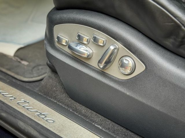 配備不錯 全景 電懸 18項 Bose音響 新車不含選配430多萬 2016 Macan Turbo  第8張相片