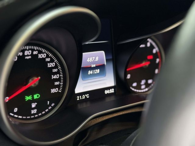 原汁原味低里程配備多 稀有物件 只跑8萬 先搶先贏 2015 C300 AMG 4MATIC  第11張相片