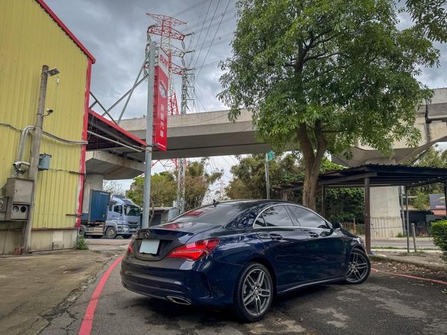 總代理 小改款 月付免萬元開走 副駕妹子一大堆 因為有開CLA 2017 CLA250 AMG 總代理  第3張相片