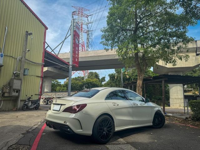 這台改帥帥 月付8xxx開走 非常好養的一台車 又帥又好開 2014 CLA250 AMG 4MATIC  第4張相片
