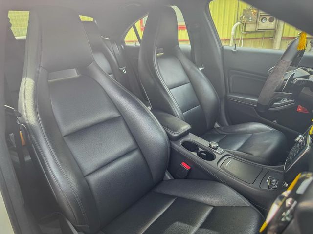 這台改帥帥 月付8xxx開走 非常好養的一台車 又帥又好開 2014 CLA250 AMG 4MATIC  第8張相片