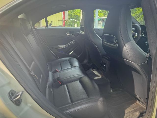 這台改帥帥 月付8xxx開走 非常好養的一台車 又帥又好開 2014 CLA250 AMG 4MATIC  第9張相片