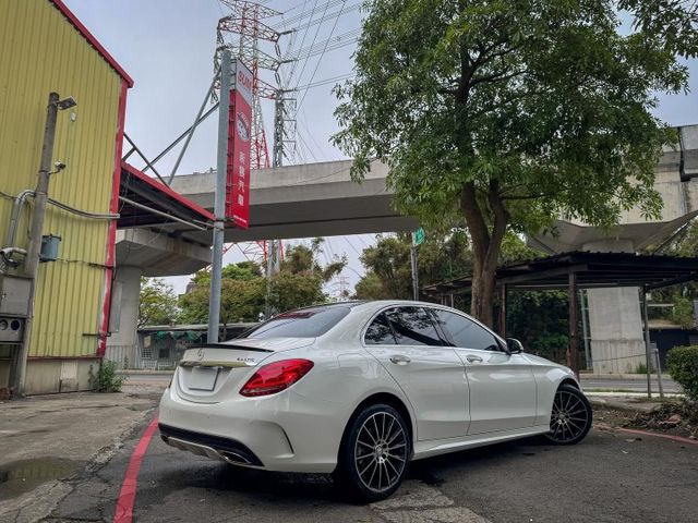 原汁原味低里程配備多 稀有物件 只跑8萬 先搶先贏 2015 C300 AMG 4MATIC  第3張相片