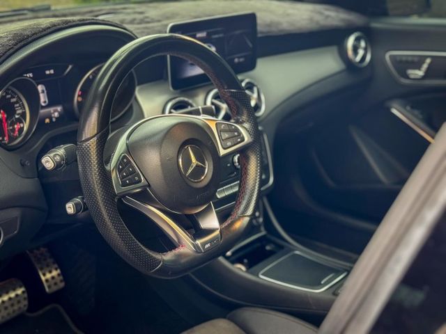 總代理 小改款 月付免萬元開走 副駕妹子一大堆 因為有開CLA 2017 CLA250 AMG 總代理  第5張相片