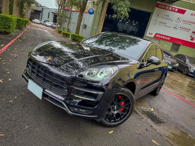 配備不錯 全景 電懸 18項 Bose音響 新車不含選配430多萬 2016 Macan Turbo  第2張相片