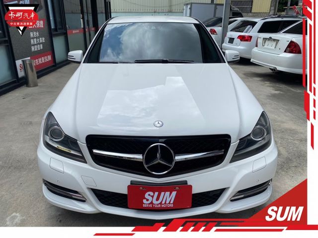 2013年 BENZ C180 外觀內裝水噹噹 配有恆溫，定速，倒車顯影!!! 心動不如馬上行動，歡迎來電洽詢&蒞臨賞車  第1張相片