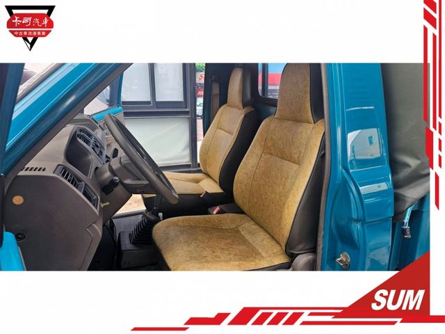2003年，載貨神車，全車無待修，冷氣很冷，水噹噹~發財的好幫手!  第13張相片