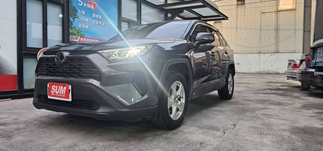 ✅恆溫 ✅定速 ✅倒車顯影✅衛星導航✅巡跡防滑✅CARPLAY✅ACC自動跟車✅環景✅安卓機♡《原廠保養》  第1張相片