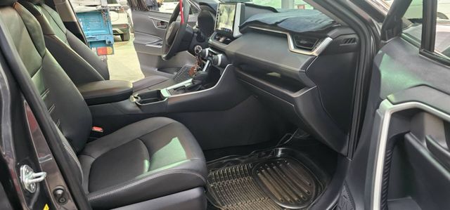 ✅恆溫 ✅定速 ✅倒車顯影✅衛星導航✅巡跡防滑✅CARPLAY✅ACC自動跟車✅環景✅安卓機♡《原廠保養》  第8張相片