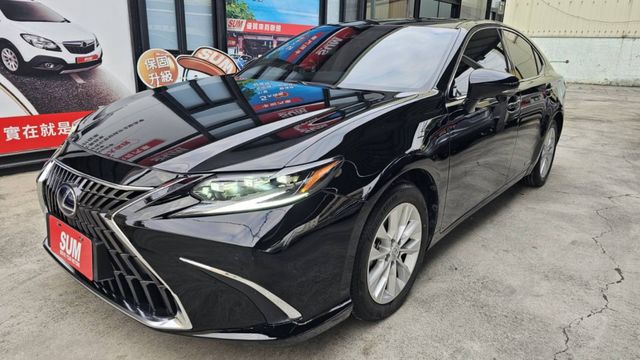 ෆ*₊ 2014✧˳⁺⁎ LEXUS˗ˏˋES 300H✧ˎˊ˗  跑12萬公里✧ᵕ̈˚✦外觀簡約大器 ✦展現不凡品味✦  第1張相片