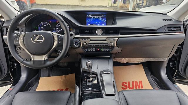 ෆ*₊ 2014✧˳⁺⁎ LEXUS˗ˏˋES 300H✧ˎˊ˗  跑12萬公里✧ᵕ̈˚✦外觀簡約大器 ✦展現不凡品味✦  第4張相片