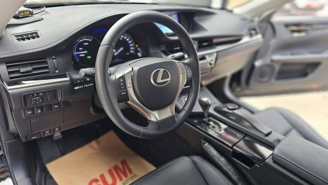 ෆ*₊ 2014✧˳⁺⁎ LEXUS˗ˏˋES 300H✧ˎˊ˗  跑12萬公里✧ᵕ̈˚✦外觀簡約大器 ✦展現不凡品味✦  第5張相片