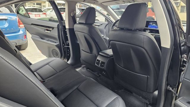 ෆ*₊ 2014✧˳⁺⁎ LEXUS˗ˏˋES 300H✧ˎˊ˗  跑12萬公里✧ᵕ̈˚✦外觀簡約大器 ✦展現不凡品味✦  第13張相片
