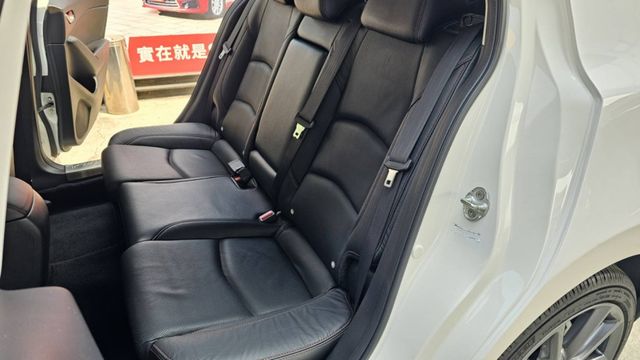 ✅I-KEY免鑰 ᵕ̈ 一鍵啟動 ❱❱❱ 出門就要有型✅換檔撥片✧ 熱血操控快如箭 ✅倒車顯影 ❱❱❱ 停車不怕歪進牆  第11張相片