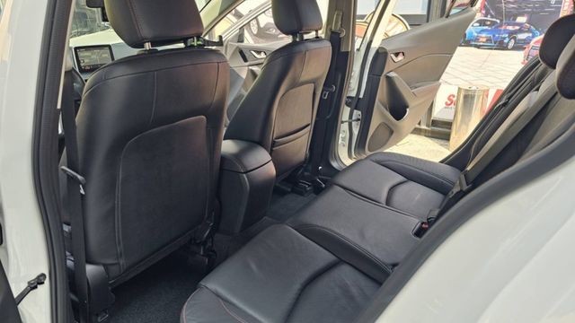 ✅I-KEY免鑰 ᵕ̈ 一鍵啟動 ❱❱❱ 出門就要有型✅換檔撥片✧ 熱血操控快如箭 ✅倒車顯影 ❱❱❱ 停車不怕歪進牆  第12張相片