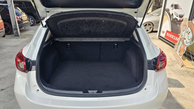 ✅I-KEY免鑰 ᵕ̈ 一鍵啟動 ❱❱❱ 出門就要有型✅換檔撥片✧ 熱血操控快如箭 ✅倒車顯影 ❱❱❱ 停車不怕歪進牆  第18張相片