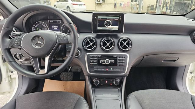 // 里程保證✦ 實車實價 //✧˳⁺⁎ HID 頭燈亮晶晶✧ᵕ̈ 夜裡開車不怕暗影 ˚ෆ*₊漂亮好車౨ৎ讓你 即刻擁有  第8張相片