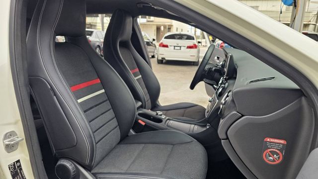 // 里程保證✦ 實車實價 //✧˳⁺⁎ HID 頭燈亮晶晶✧ᵕ̈ 夜裡開車不怕暗影 ˚ෆ*₊漂亮好車౨ৎ讓你 即刻擁有  第14張相片