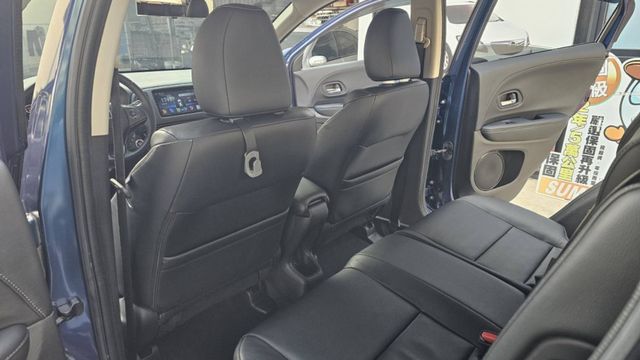 最夯的 ౨ৎ  時尚 輕休旅車 ✧ᵕ̈ ˚  ✅恆溫空調 ✅定速 ✅倒車顯影 ✅倒車雷達 ✅I-KEY免鑰✅摸門  第13張相片