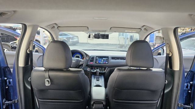 最夯的 ౨ৎ  時尚 輕休旅車 ✧ᵕ̈ ˚  ✅恆溫空調 ✅定速 ✅倒車顯影 ✅倒車雷達 ✅I-KEY免鑰✅摸門  第16張相片