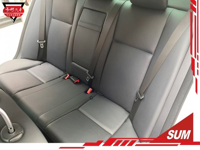 2013年 BENZ C180 外觀內裝水噹噹 配有恆溫，定速，倒車顯影!!! 心動不如馬上行動，歡迎來電洽詢&蒞臨賞車  第16張相片
