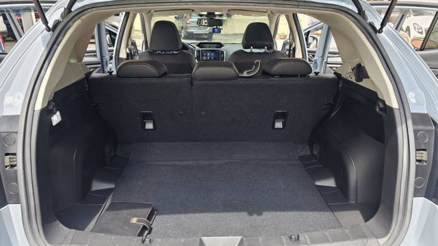 跨界休旅王者｜Subaru XV 2.0i-s絕對是許多車主指名度超高的選擇！實車比照片更漂亮！  第8張相片